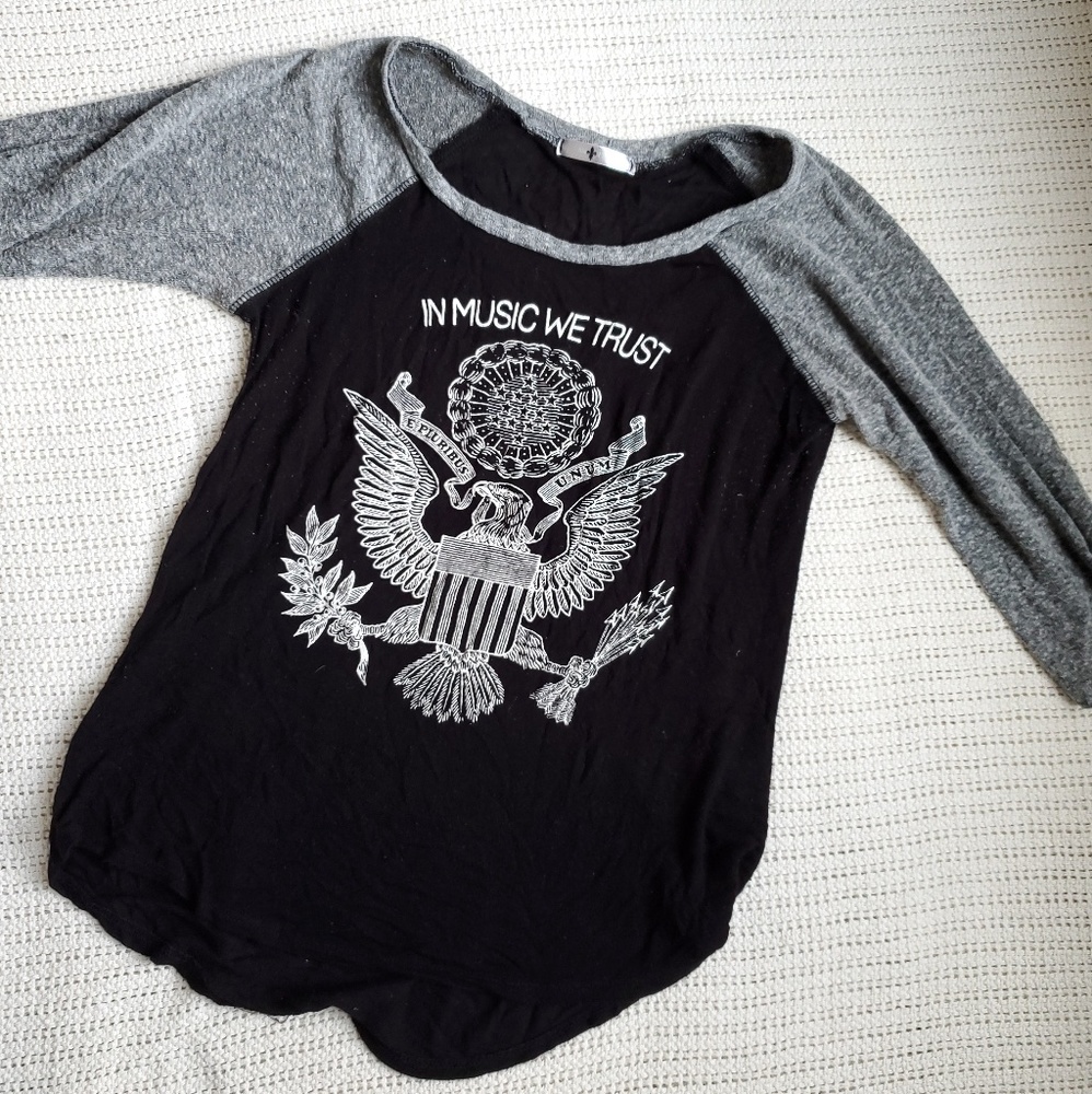 Black and grey screen tee